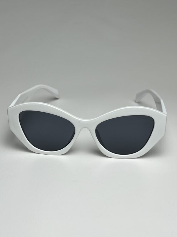 PRADA - Image 3
