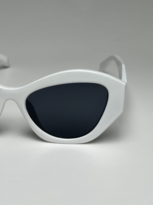 PRADA - Image 4