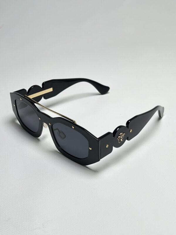 VERSACE
