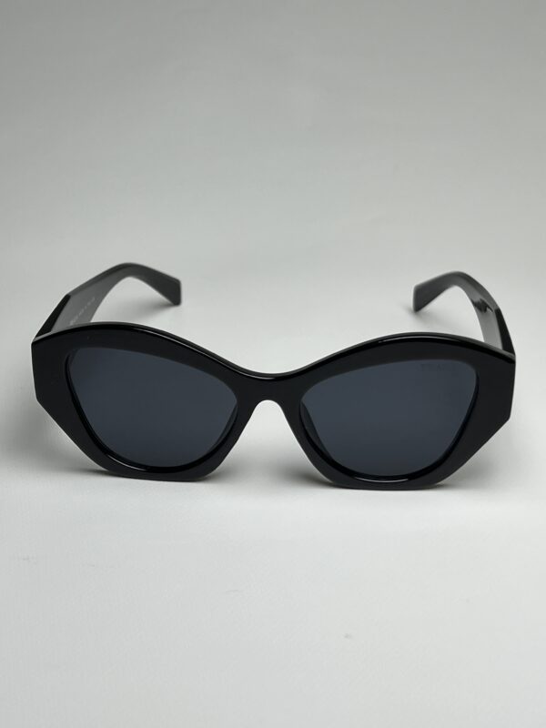 PRADA - Image 3