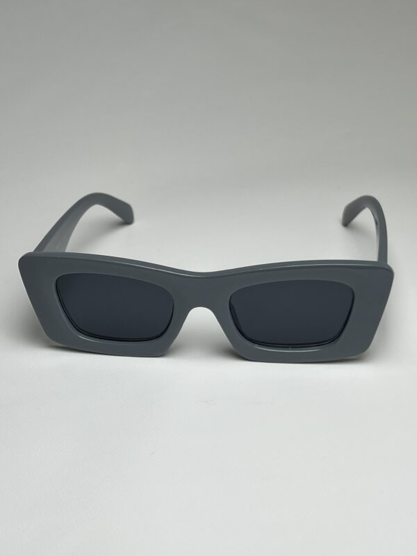 PRADA - Image 3