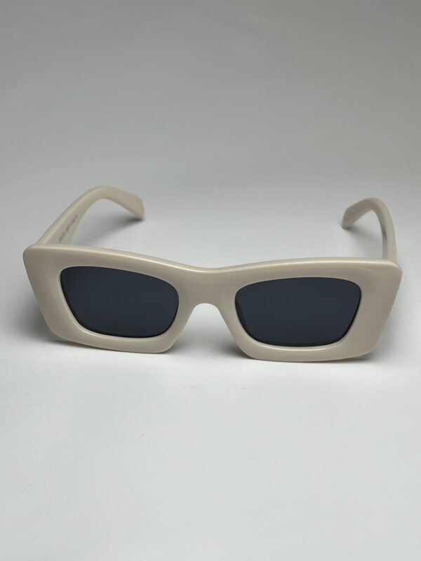 PRADA - Image 2