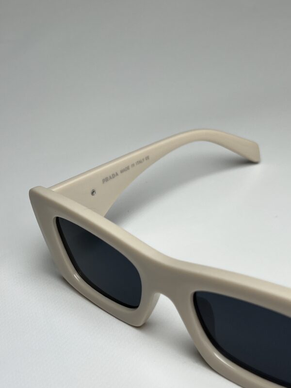 PRADA - Image 3