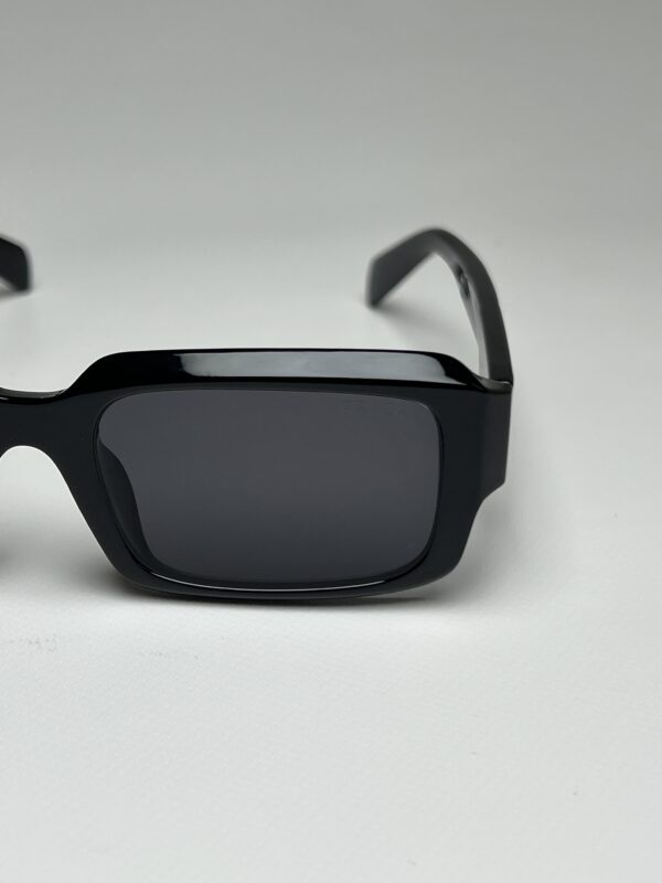 PRADA - Image 4