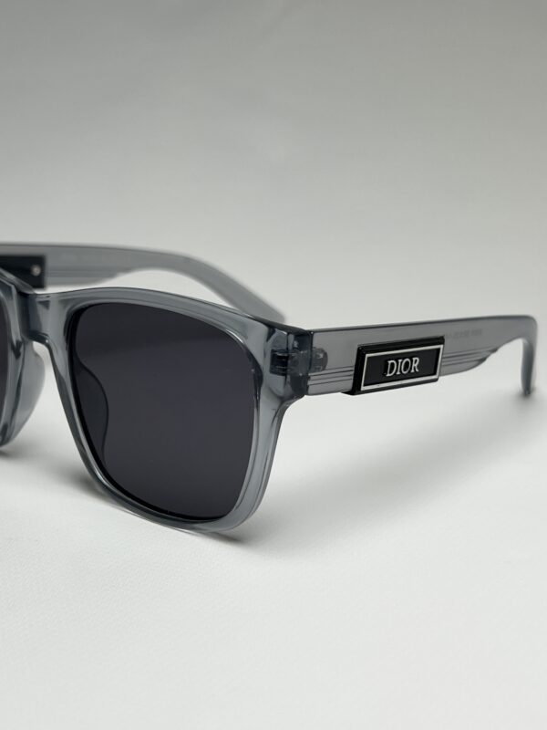 DIOR - Image 2