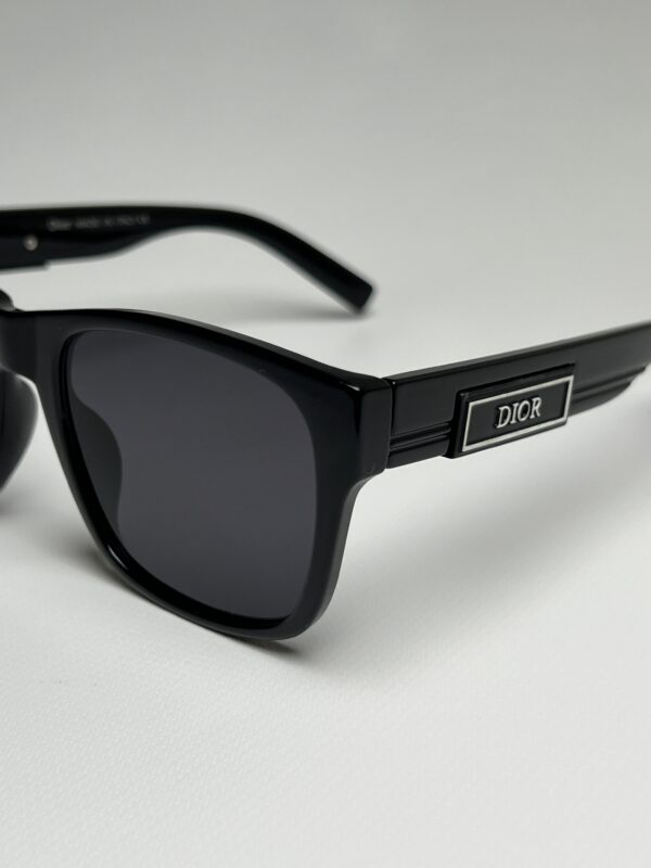 DIOR - Image 2