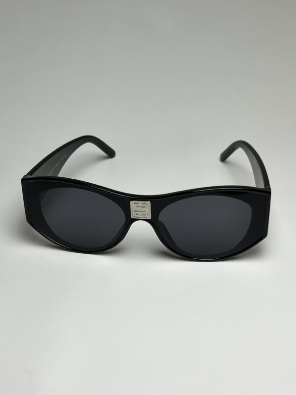 GIVENCHY - Image 3