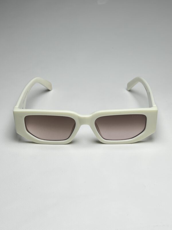 PRADA - Image 3
