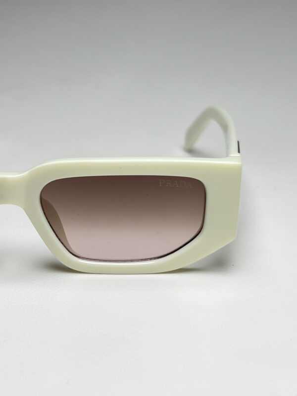 PRADA - Image 4