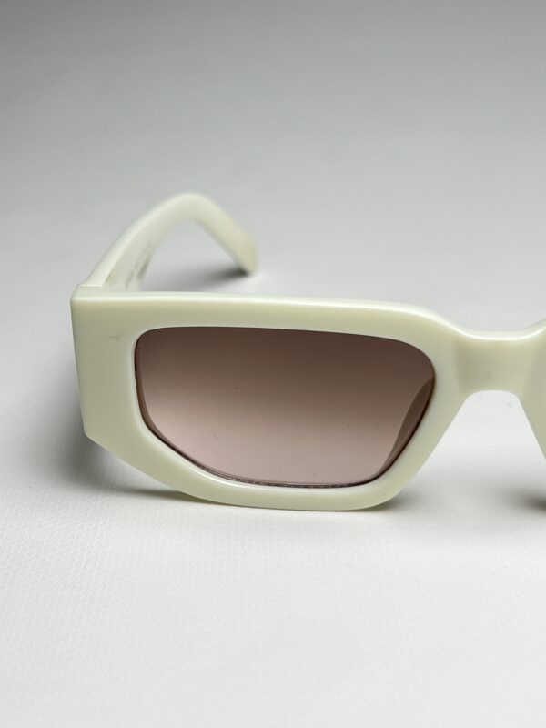 PRADA - Image 5