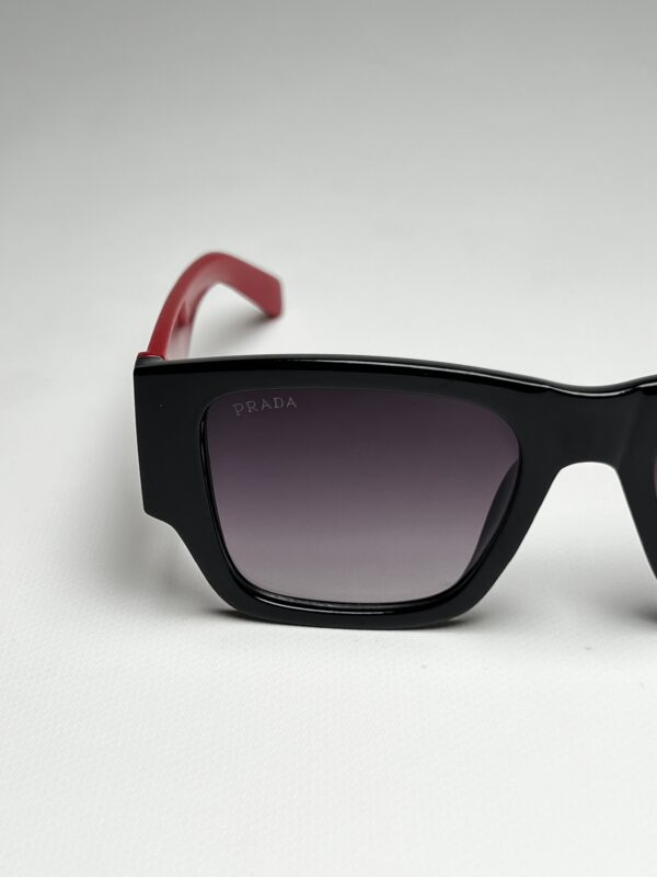 PRADA - Image 5