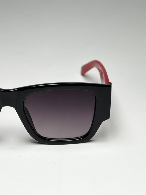 PRADA - Image 4