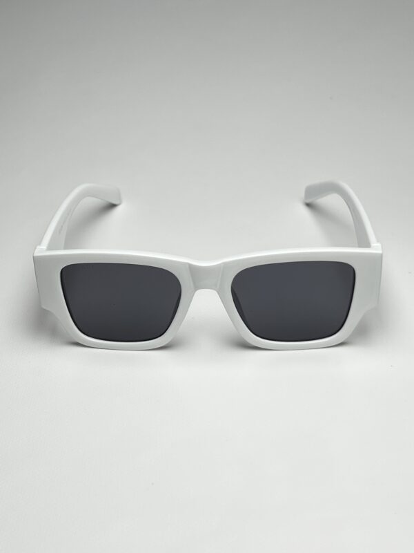 PRADA - Image 3