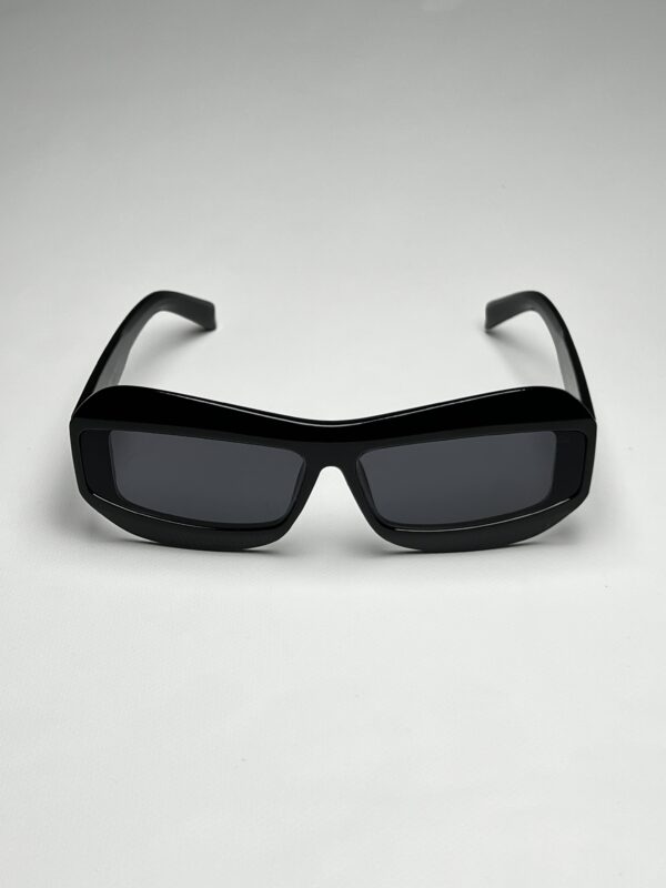 PRADA - Image 3