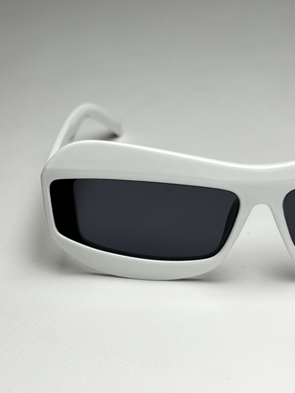 PRADA - Image 5
