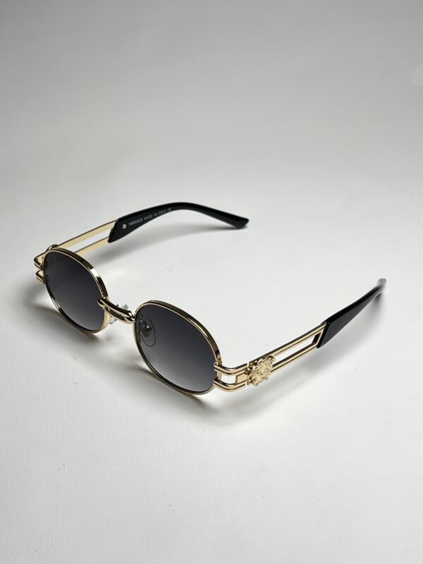 VERSACE