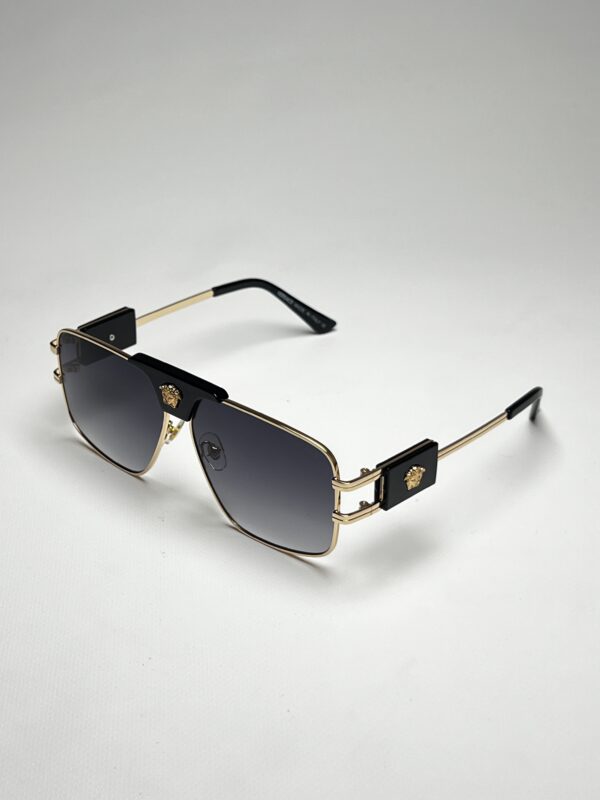 VERSACE