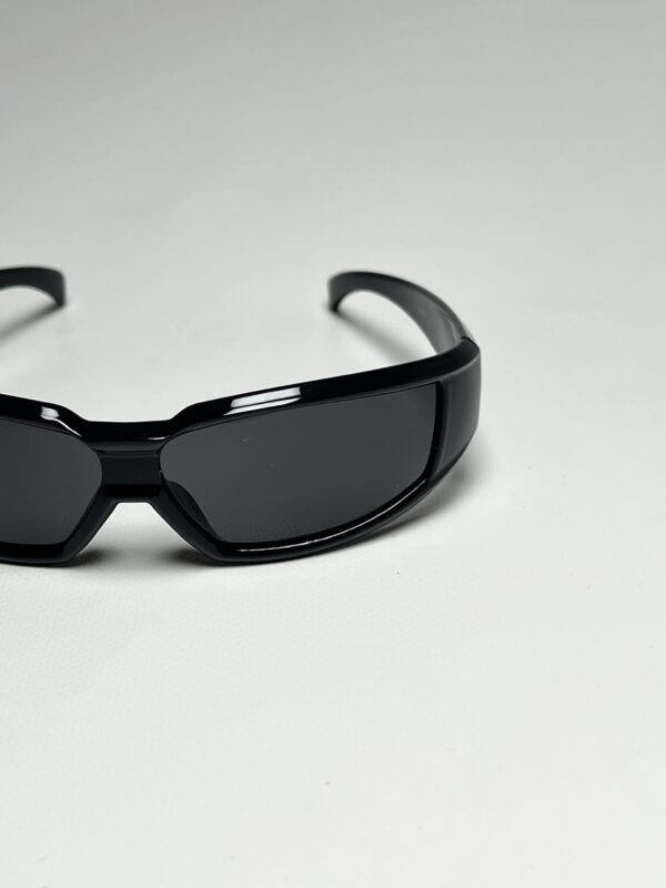 Y2K - Image 4