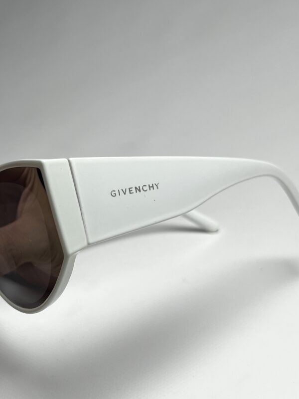 GIVENCHY - Image 4