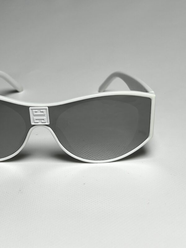 GIVENCHY - Image 8