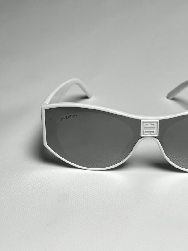 GIVENCHY - Image 9