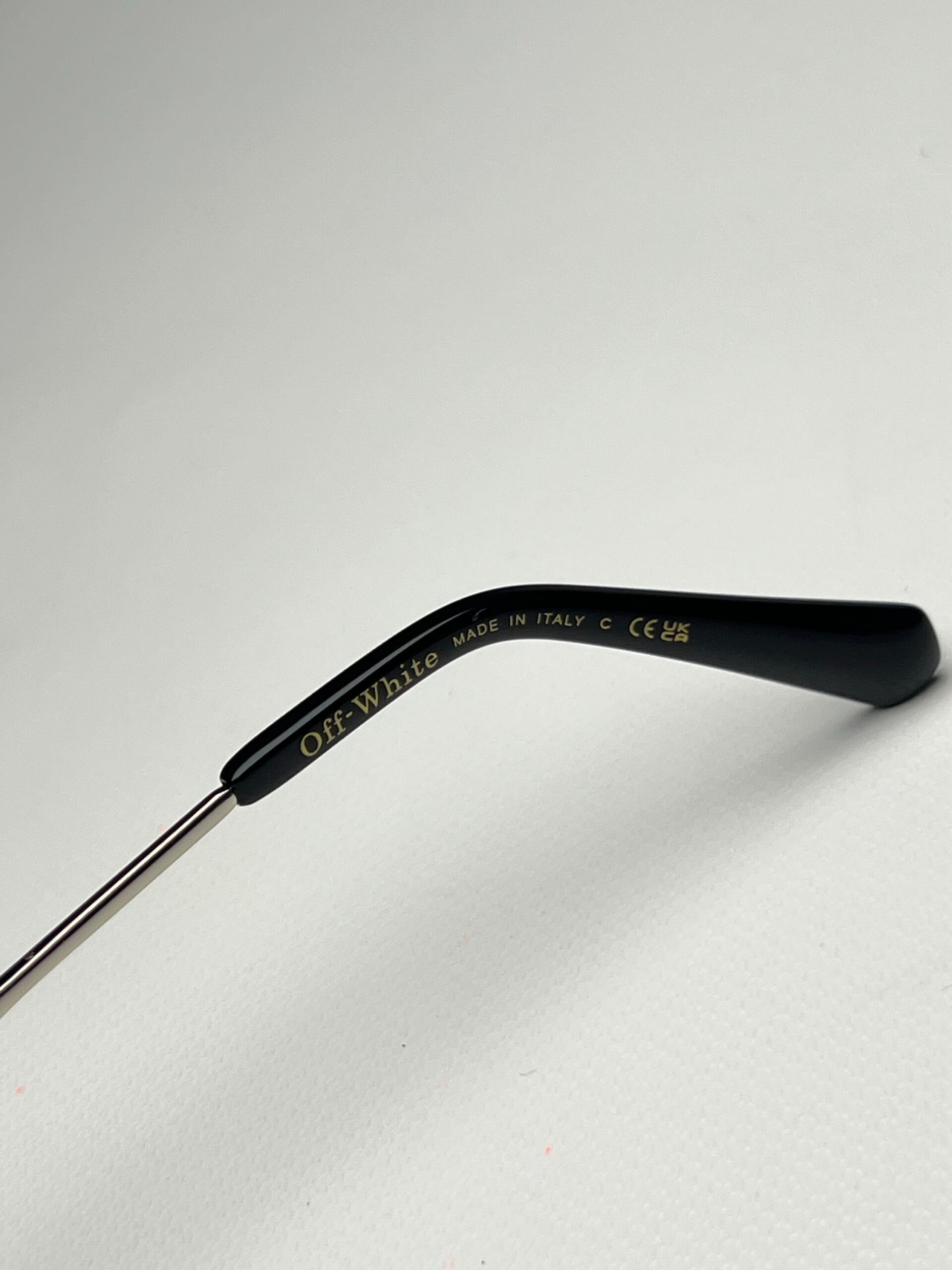 OFF WHITE - Image 11