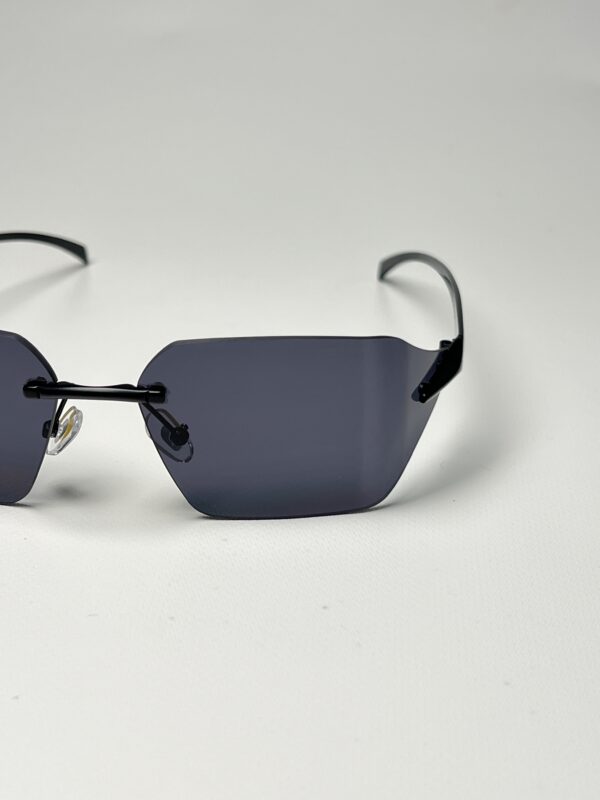 PRADA - Image 4
