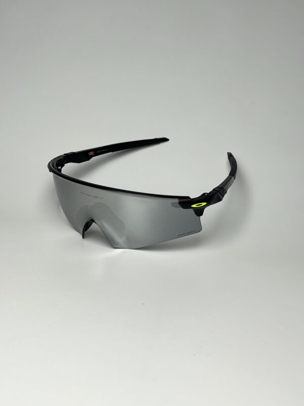 OAKLEY