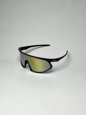 OAKLEY