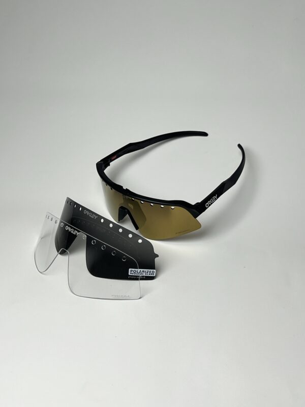 OAKLEY