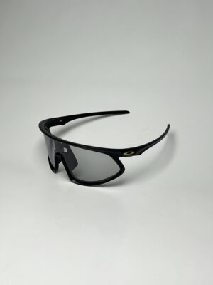 OAKLEY