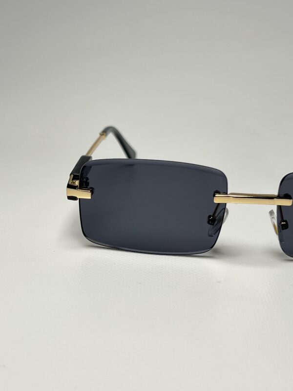PRADA - Image 4