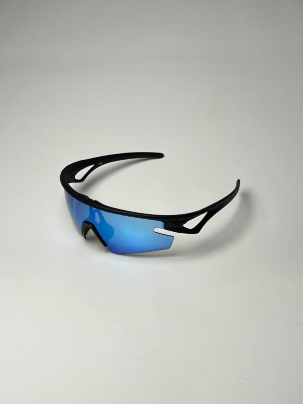 OAKLEY