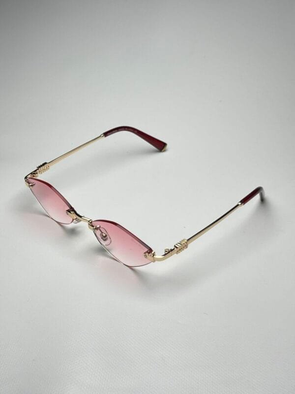 Miu-Miu Triangular Rosa