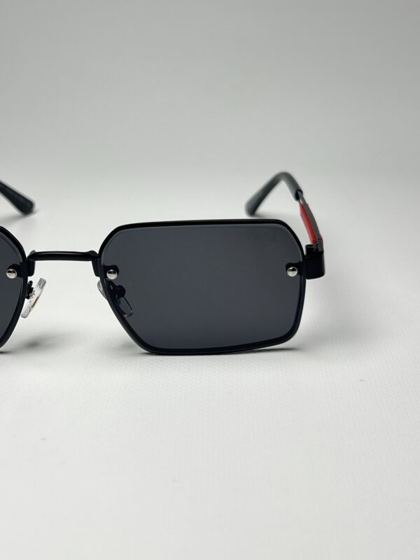 PRADA - Image 5