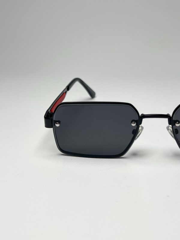 PRADA - Image 4