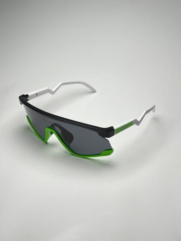 OAKLEY AAA
