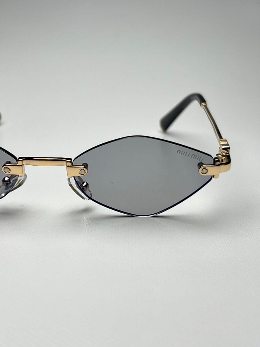 Miu-Miu Triangular Gris Blue Light - Image 5