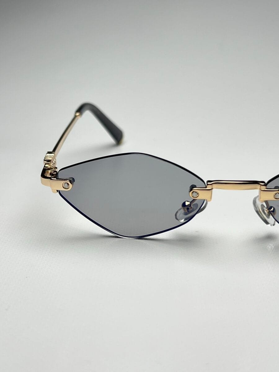 Miu-Miu Triangular Gris Blue Light - Image 4