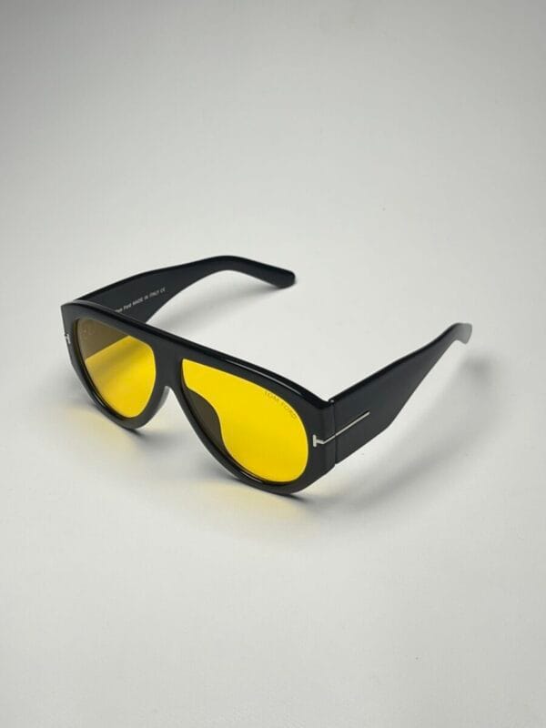 TOM FORD