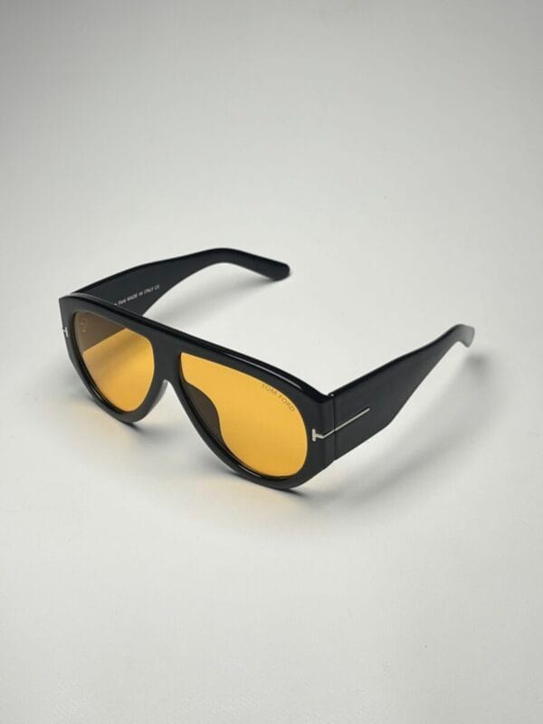 TOM FORD