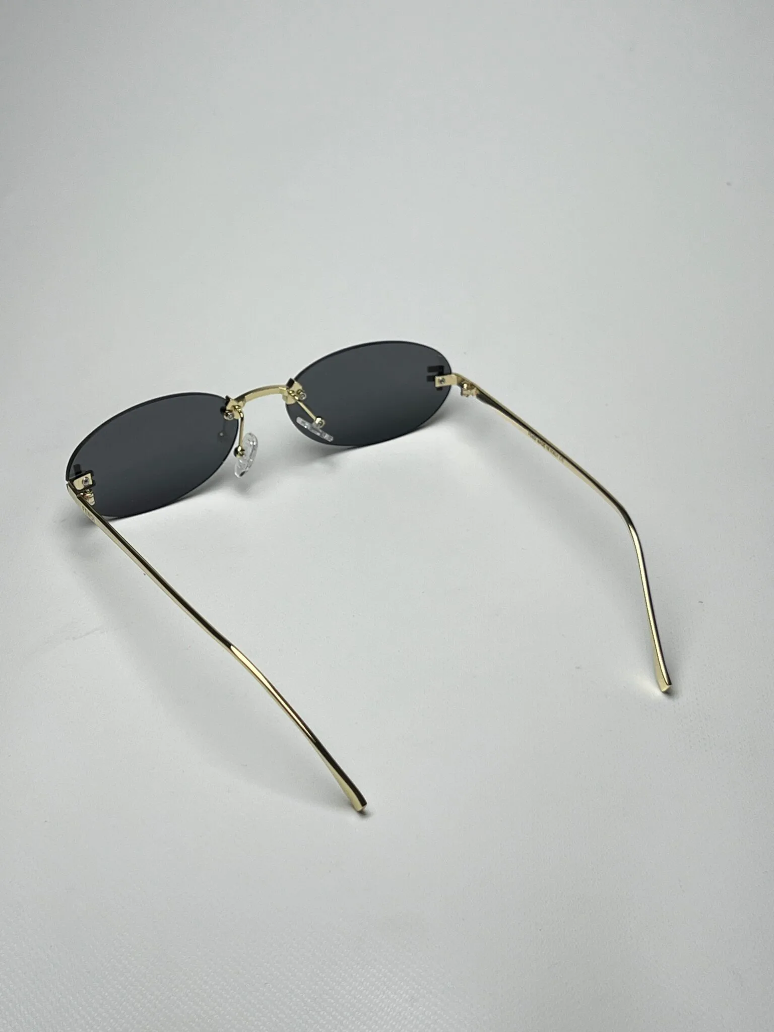 FENDI OVALADA NEGRA DORADO - Image 6
