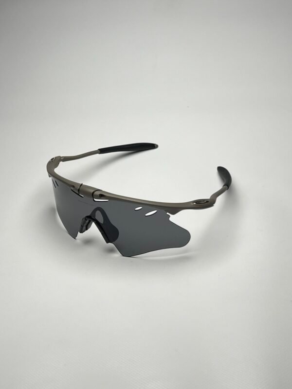 OAKLEY MAGNESIUM METAL NEGRA